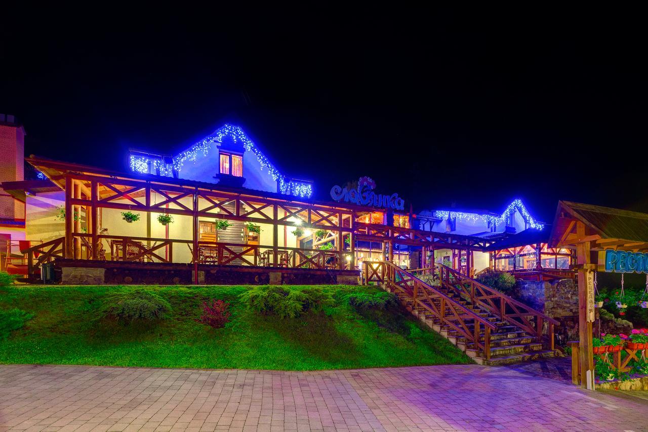 Slovyanka Hotel 슬랍스크 외부 사진